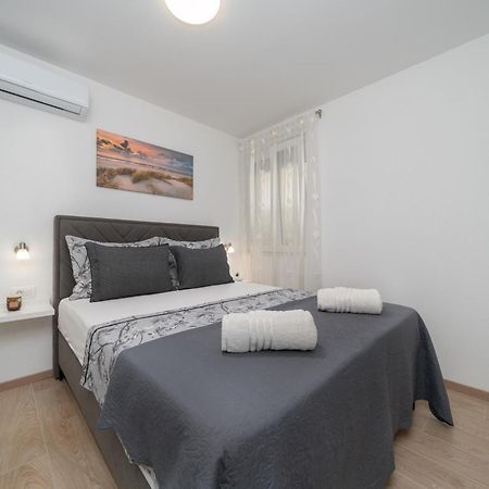 Apartmani Marivo Baška Voda المظهر الخارجي الصورة