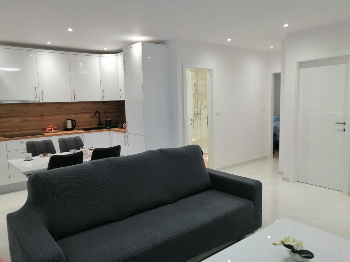Apartmani Marivo Baška Voda المظهر الخارجي الصورة
