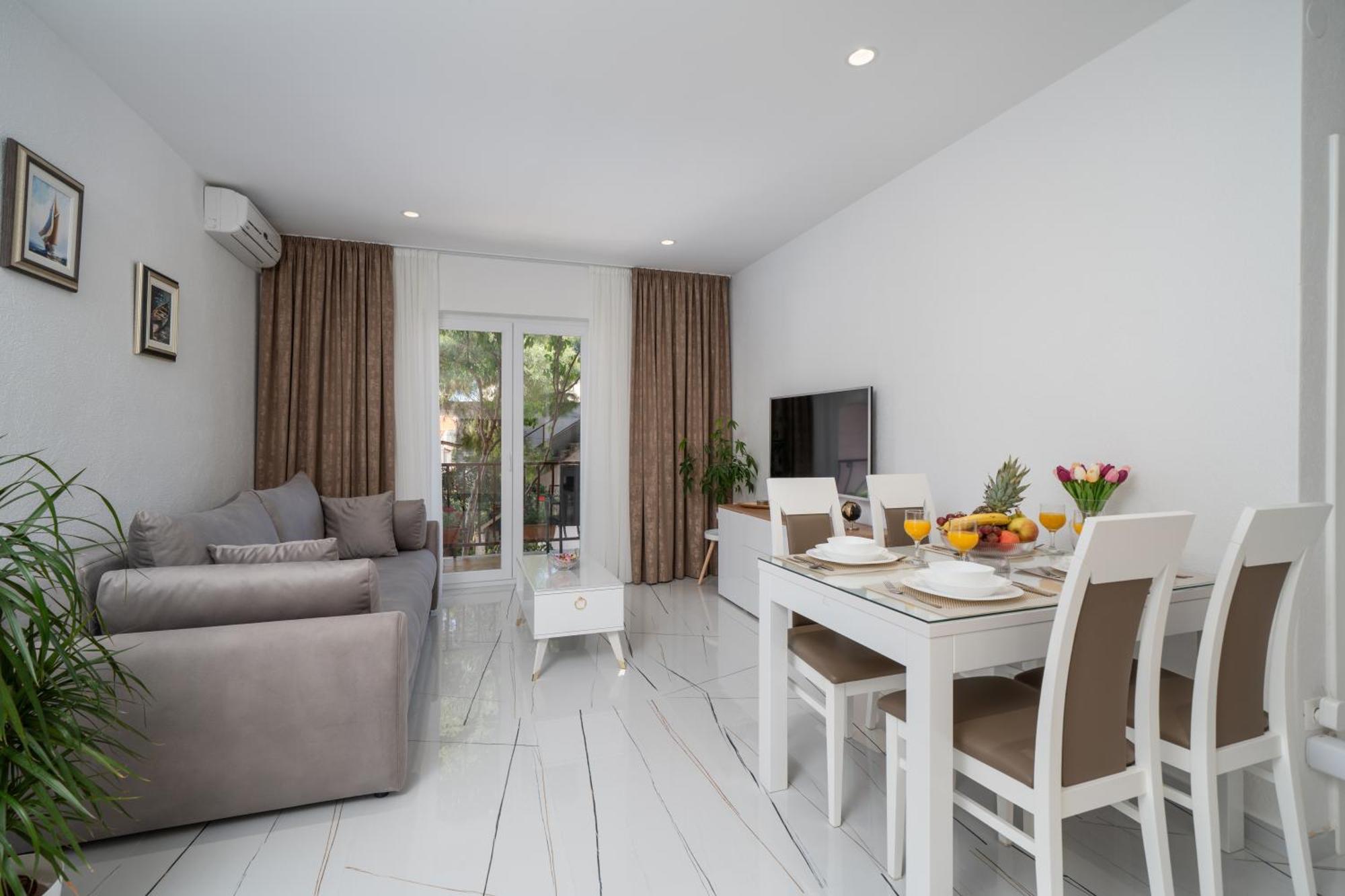 Apartmani Marivo Baška Voda المظهر الخارجي الصورة